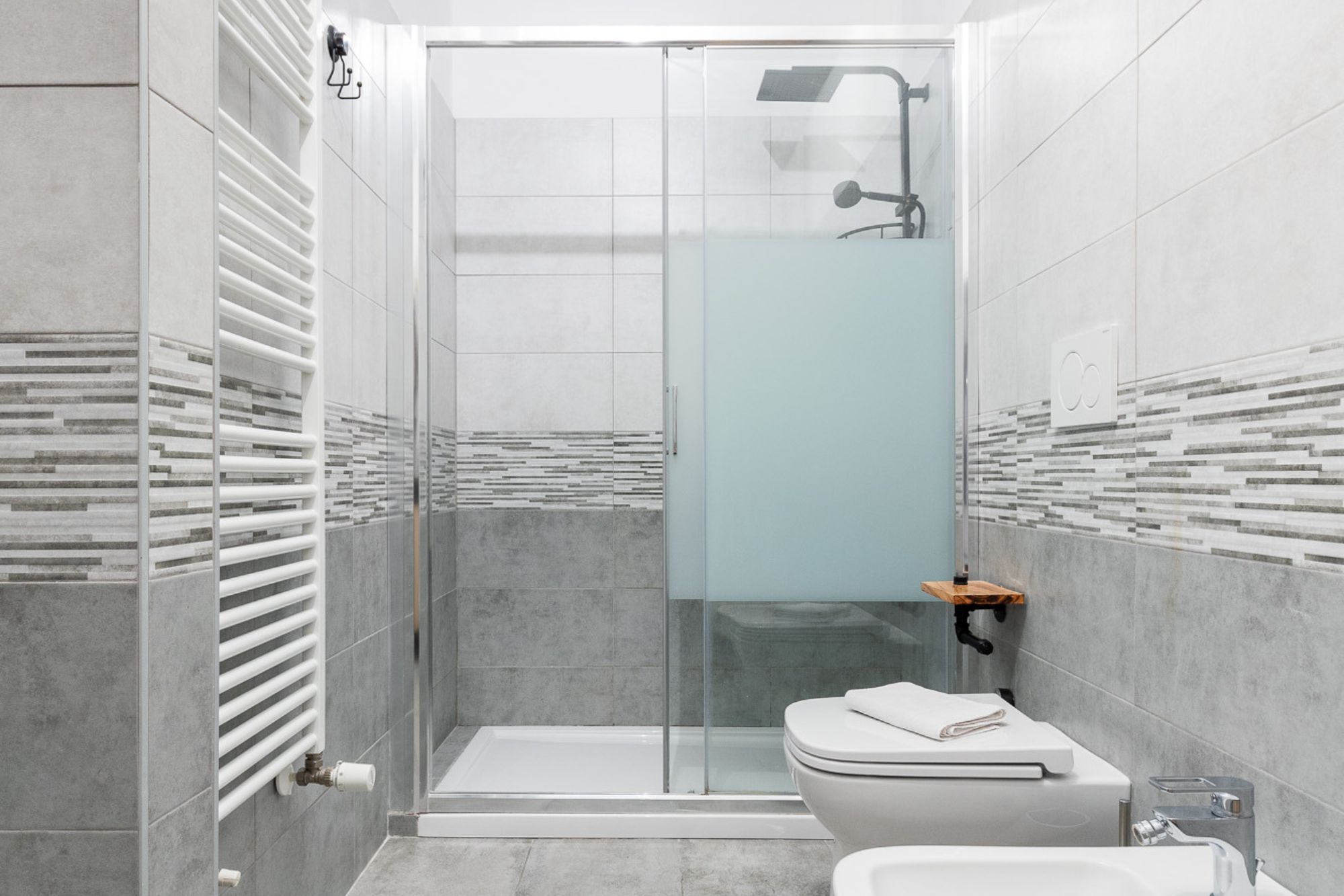 Loft urbano, Moderno appartamento in stile industrial vicino all’Ospedale Maggiore urban nest appartamenti e case vacanze a Bologna