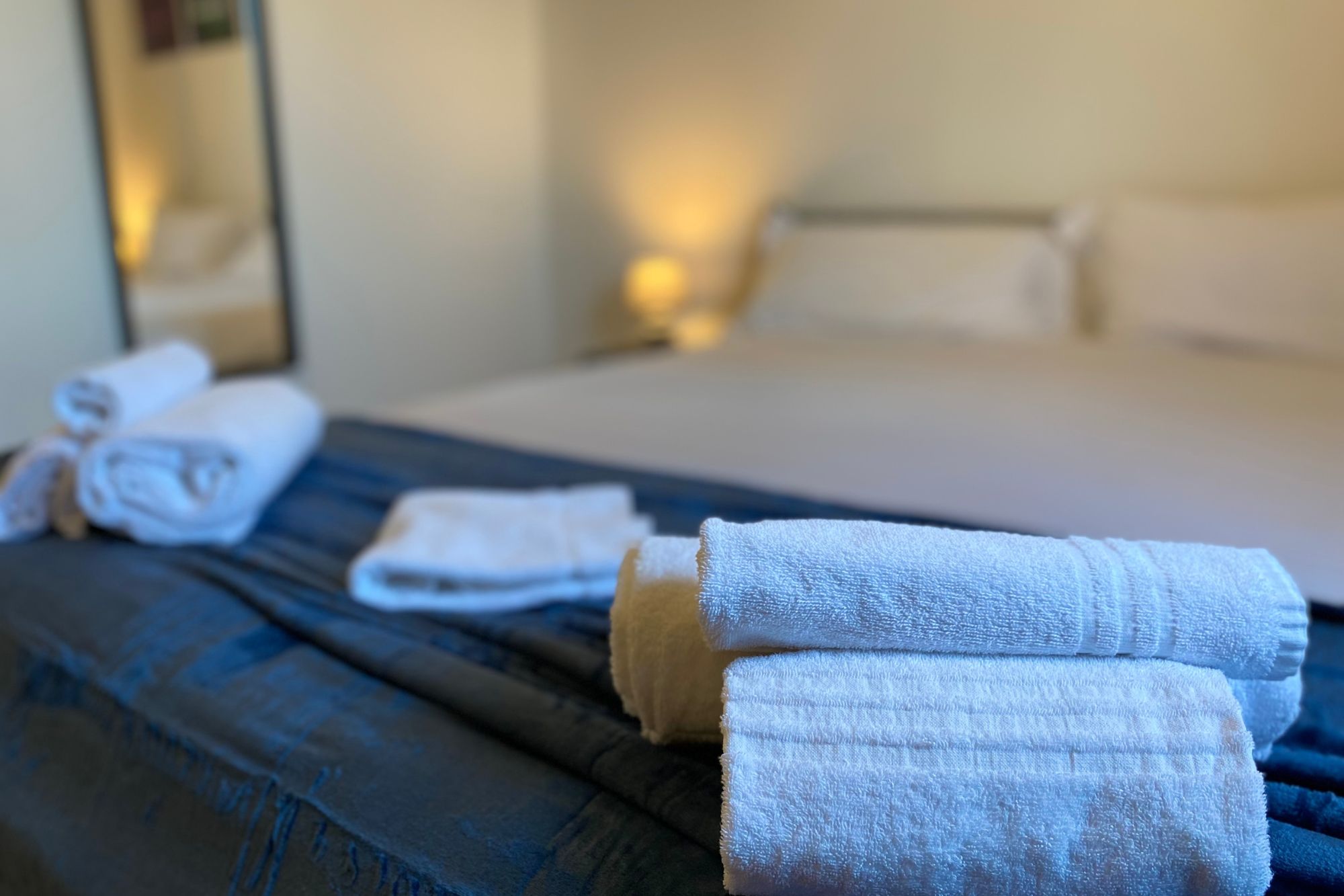 Stanza privata con bagno esterno, ideale per soggiorni brevi a Bologna. Urban Nest - appartamenti e case vacanze a Bologna