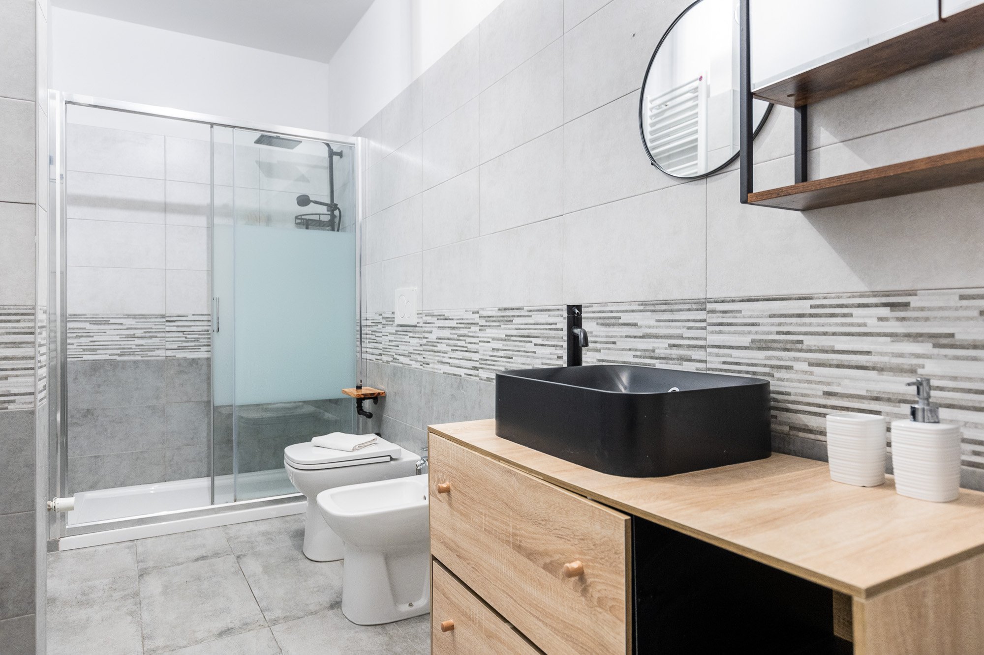 Loft urbano, Moderno appartamento in stile industrial vicino all’Ospedale Maggiore urban nest appartamenti e case vacanze a Bologna