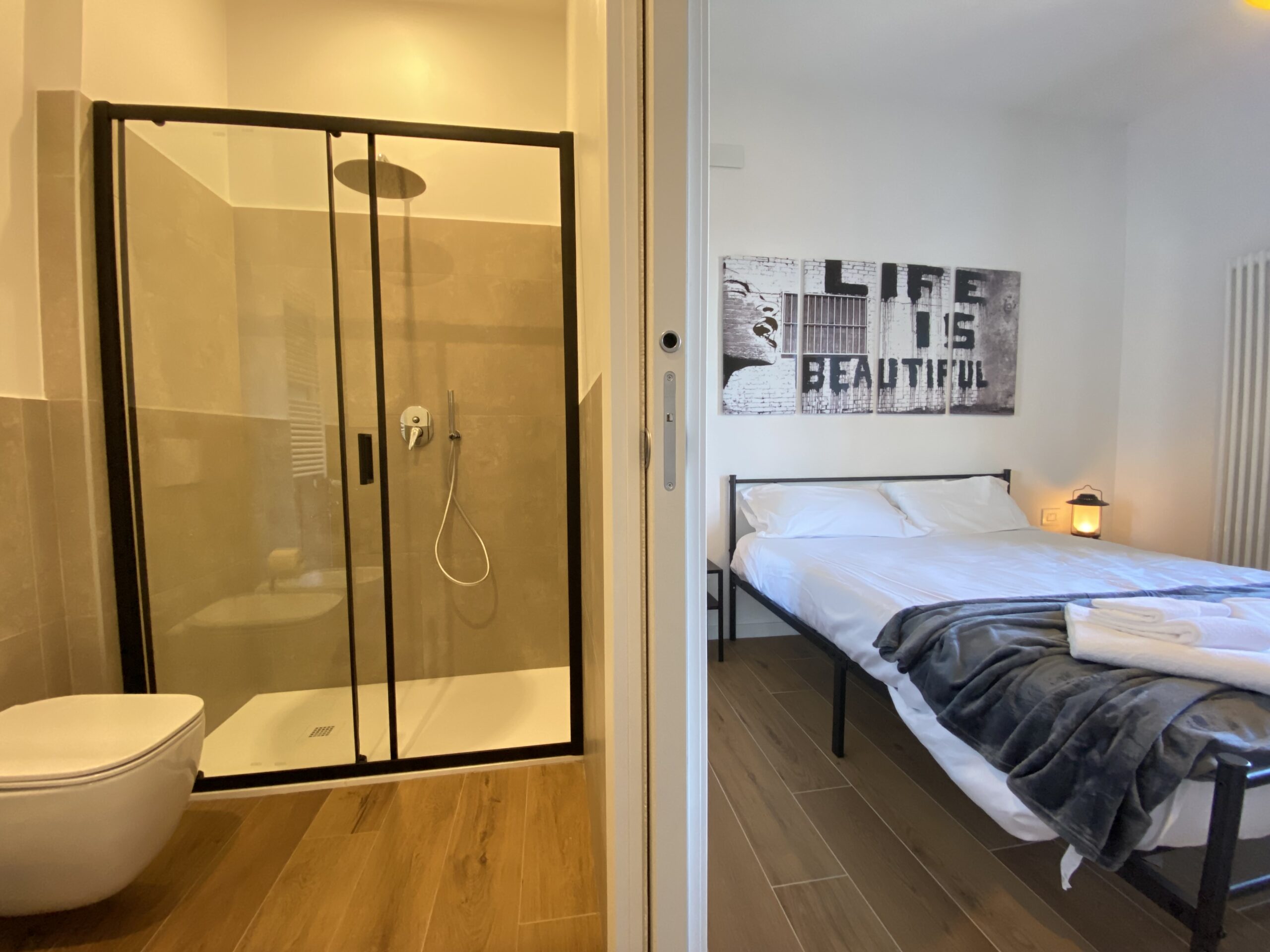Stanza privata con bagno interno, ideale per soggiorni brevi a Bologna. Urban Nest - appartamenti e case vacanze a Bologna