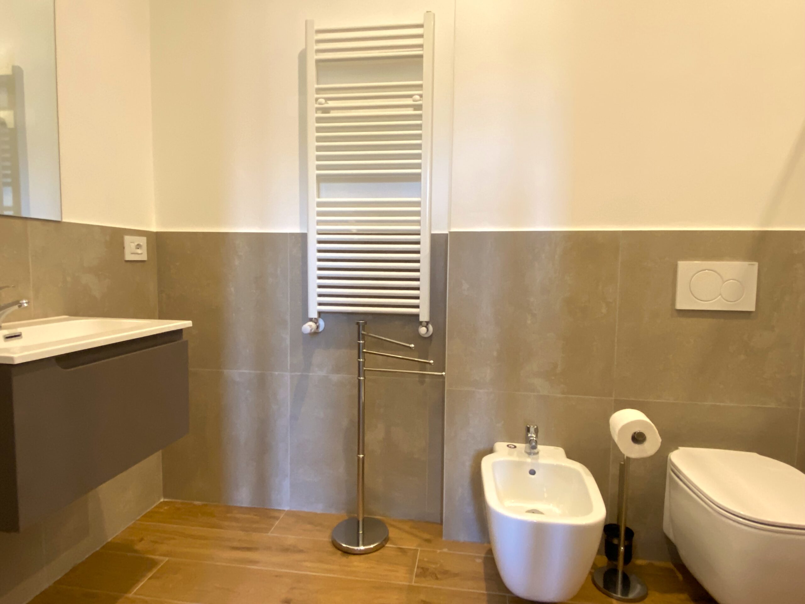 Stanza privata con bagno interno, ideale per soggiorni brevi a Bologna. Urban Nest - appartamenti e case vacanze a Bologna
