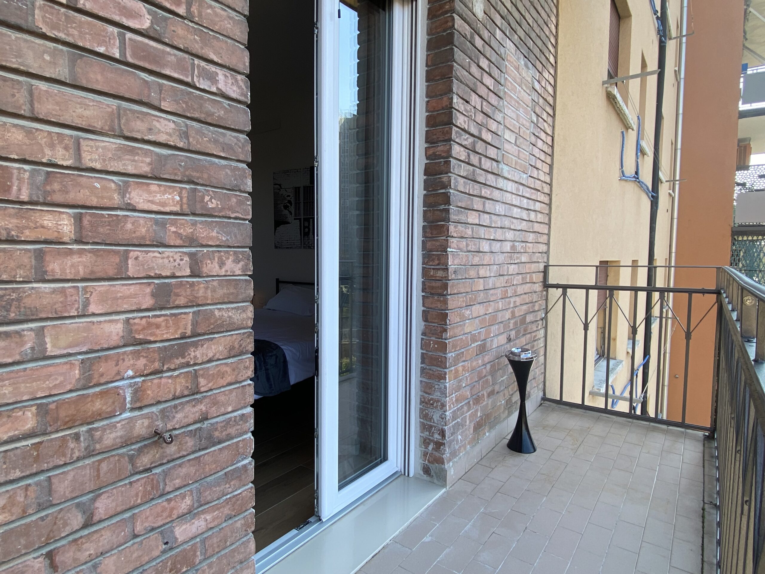 Stanza privata con bagno interno, ideale per soggiorni brevi a Bologna. Urban Nest - appartamenti e case vacanze a Bologna