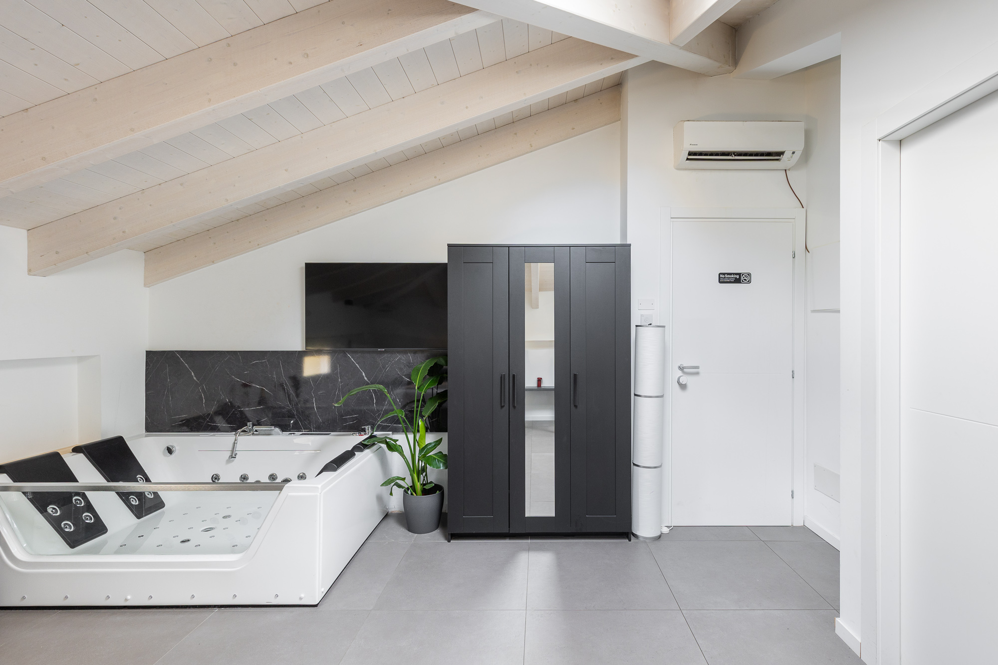 Suite 4 superior in zona ospedale Sant'Orsola - urban nest appartamenti e case vacanze a Bologna