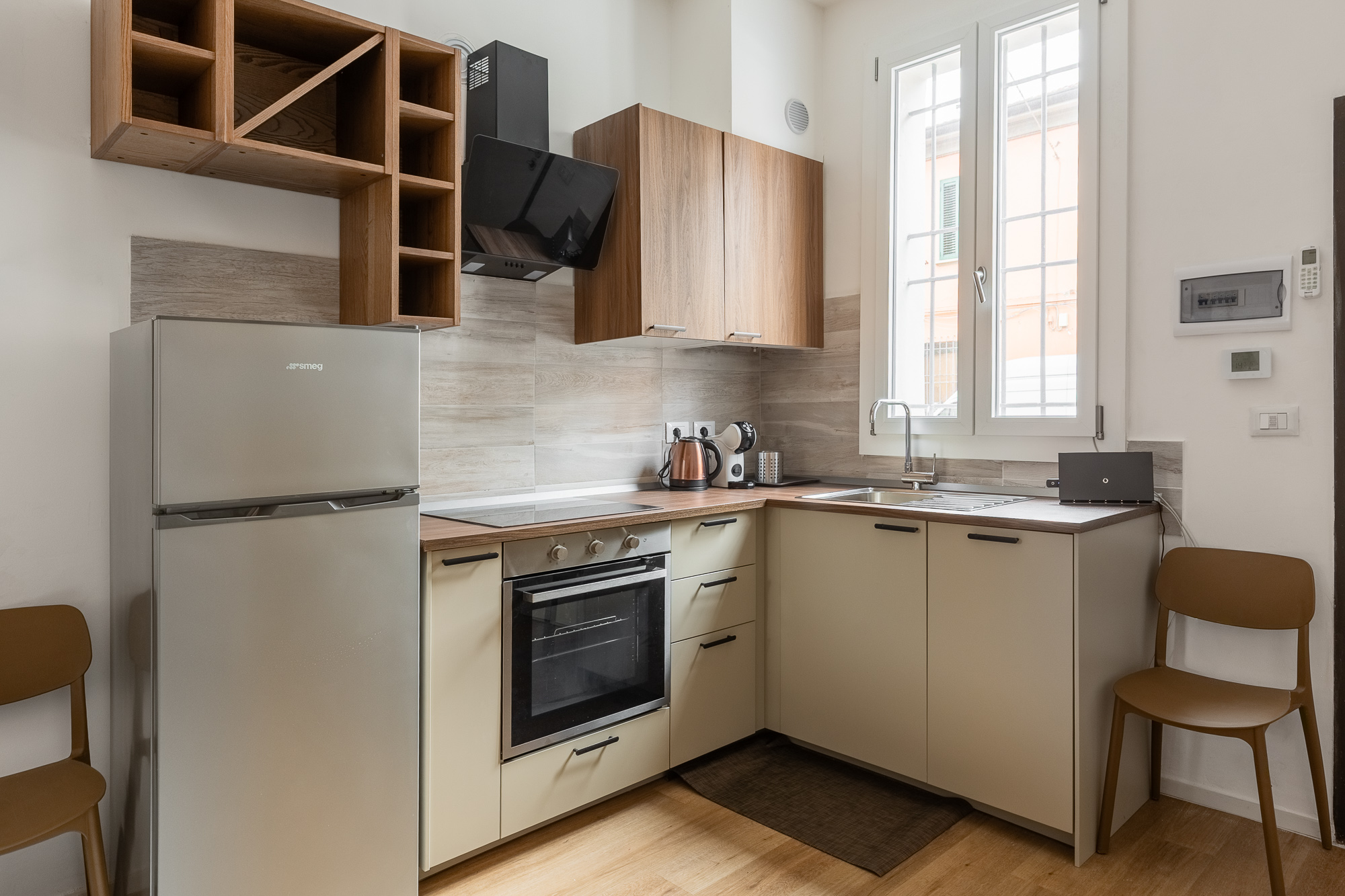Appartamento ristrutturato zona fiera con camera matrimoniale, soggiorno con divano letto e posto auto privato urban nest - appartamenti e case vacanze a Bologna
