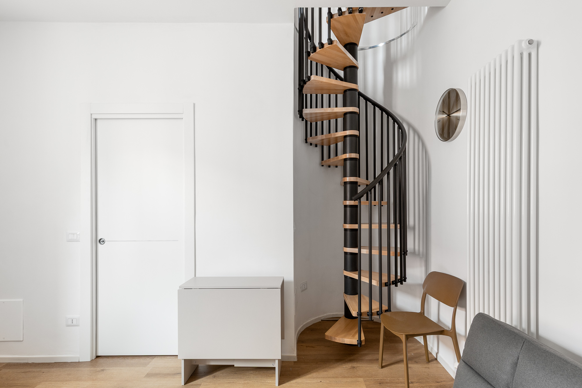 Appartamento ristrutturato zona fiera con camera matrimoniale, soggiorno con divano letto e posto auto privato urban nest - appartamenti e case vacanze a Bologna
