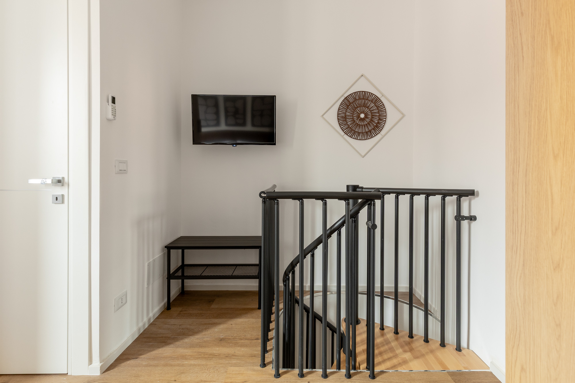 Appartamento ristrutturato zona fiera con camera matrimoniale, soggiorno con divano letto e posto auto privato urban nest - appartamenti e case vacanze a Bologna