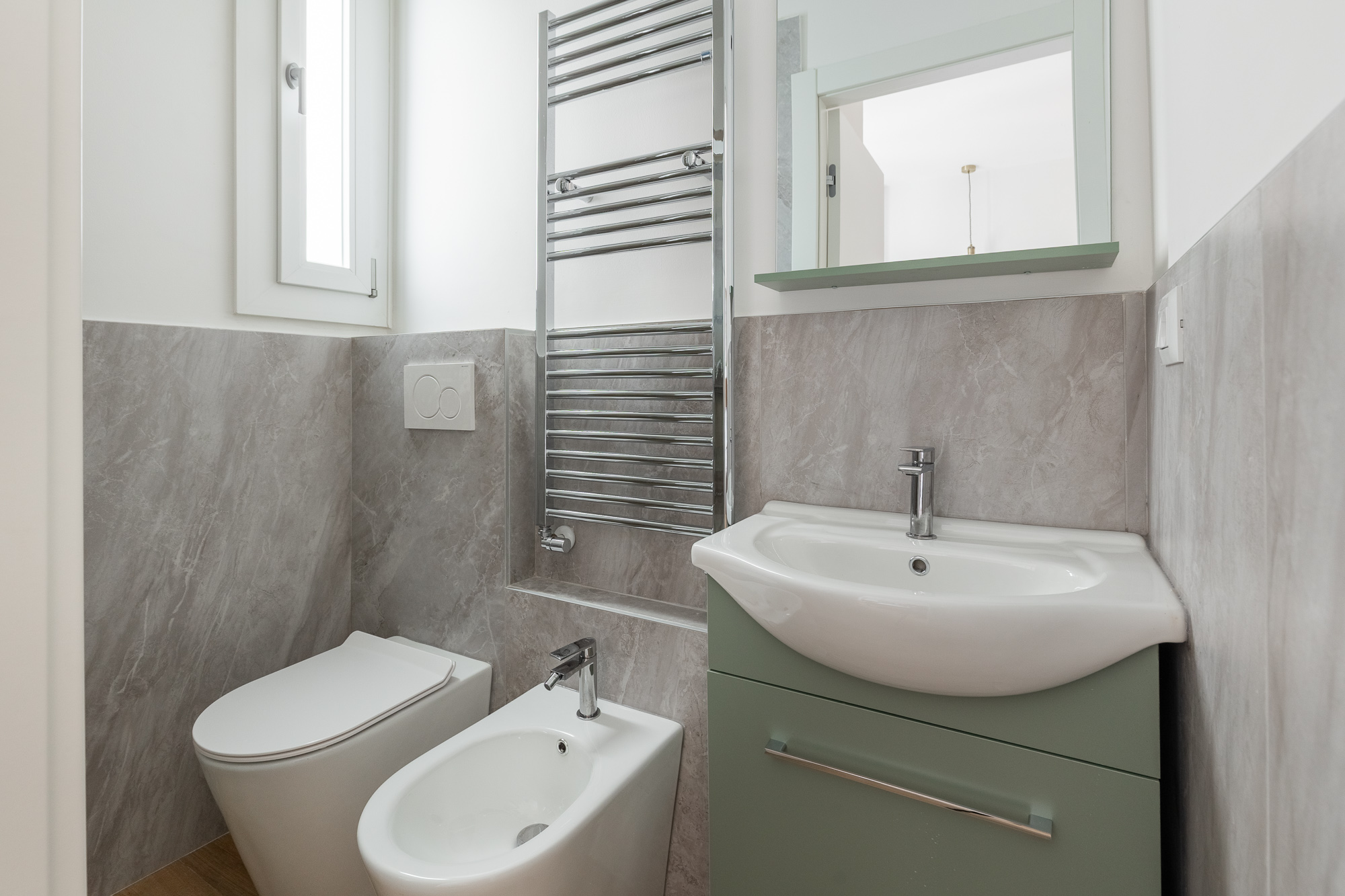 Appartamento ristrutturato zona fiera con camera matrimoniale, soggiorno con divano letto e posto auto privato urban nest - appartamenti e case vacanze a Bologna